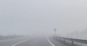 Korça mbulohet nga mjegulla, kujdes në aksin Korçë-Pogradec!