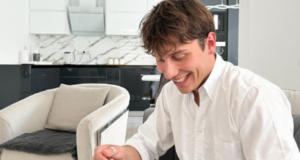 Blerando uron Bajramin: Mos harroni me hangër bakllavë blerando-uron-bajramin:-mos-harroni-me-hanger-bakllave