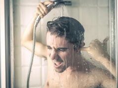 Gabimet që i përsërisim sa herë bëjmë dush gabimet-qe-i-perserisim-sa-here-bejme-dush