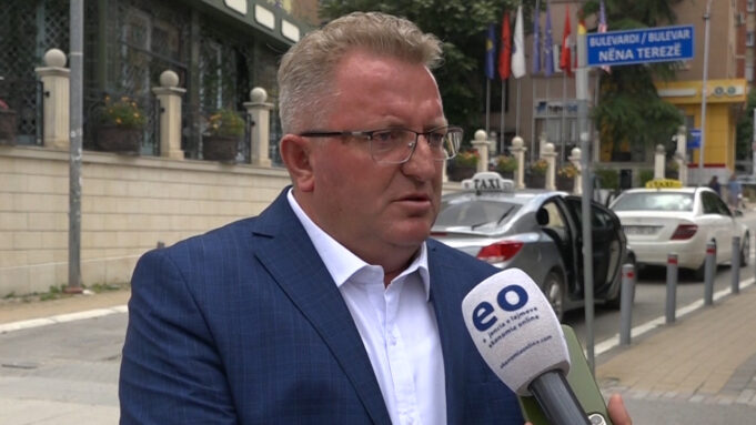 berisha-per-vv-ne:-nuk-duhet-t’i-nenshtrohen-shantazhit-te-listes-serbe