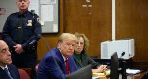 Trump bën përpjekjen e tretë këtë javë për të vonuar gjyqin në Manhatan trump-ben-perpjekjen-e-trete-kete-jave-per-te-vonuar-gjyqin-ne-manhatan