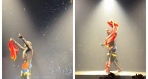 Drake “valon” flamurin e Shqipërisë në mesin e adhuruesve të shumtë në koncertin e tij drake-“valon”-flamurin-e-shqiperise-ne-mesin-e-adhuruesve-te-shumte-ne-koncertin-e-tij