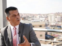 Përfshirja e Kurtit në zgjedhjet në Maqedoni, është një kopje e dobët e politikës së Vuçiqit dhe liderëve autokratë perfshirja-e-kurtit-ne-zgjedhjet-ne-maqedoni,-eshte-nje-kopje-e-dobet-e-politikes-se-vuciqit-dhe-lidereve-autokrate