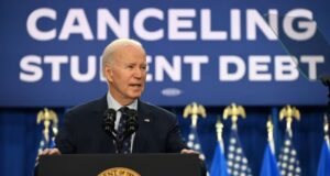 Joe Biden do të anulojë sërish 7.4 miliardë dollarë borxh studentor për 277 mijë huamarrës joe-biden-do-te-anuloje-serish-7.4-miliarde-dollare-borxh-studentor-per-277-mije-huamarres