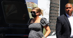 Sofia Richie shihet duke blerë rroba për foshnjën e saj sofia-richie-shihet-duke-blere-rroba-per-foshnjen-e-saj