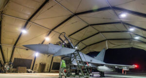 Avionët britanikë nisen nga Qipro për të kapur dronët dhe raketat e lëshuara nga Irani drejt Izraelit avionet-britanike-nisen-nga-qipro-per-te-kapur-dronet-dhe-raketat-e-leshuara-nga-irani-drejt-izraelit