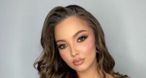 Rita ‘çmend’ ndjekësit, shfaqet me fustan të hapur rita-‘cmend’-ndjekesit,-shfaqet-me-fustan-te-hapur