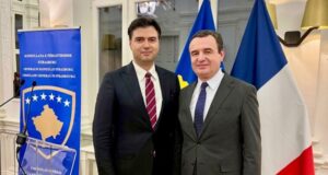 Basha poston foto me Kurtin: Energjia te hapi përfundimtar për anëtarësimin e Kosovës në KiE basha-poston-foto-me-kurtin:-energjia-te-hapi-perfundimtar-per-anetaresimin-e-kosoves-ne-kie
