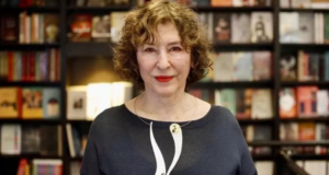 Nafisi: Regjimi nuk është më i frikshëm, lufta është për liri nafisi:-regjimi-nuk-eshte-me-i-frikshem,-lufta-eshte-per-liri