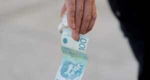 Çështja dinari: Bislimi e Petkoviç për herë të katërt takohen në Bruksel ceshtja-dinari:-bislimi-e-petkovic-per-here-te-katert-takohen-ne-bruksel