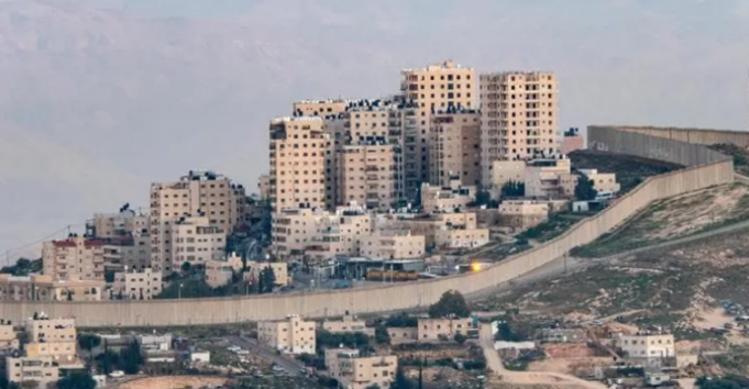 izraelitet,-palestinezet-dhe-nje-aksident-rrugor:-cka-ndan-dy-popuj,-ne-nje-liber