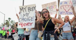 Ligjvënësit votojnë kundër dëgjimit të projektligjit të Arizonës, që shfuqizon ndalimin e abortit ligjvenesit-votojne-kunder-degjimit-te-projektligjit-te-arizones,-qe-shfuqizon-ndalimin-e-abortit