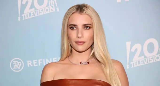 emma-roberts-zbulon-dhuraten-e-shtrenjte-qe-ia-mori-ish-te-dashurit-pasi-u-ndane