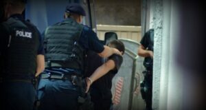 Tre të arrestuar për “Vrasje në tentativë” në Gjakovë tre-te-arrestuar-per-“vrasje-ne-tentative”-ne-gjakove