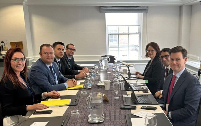 delegacioni-i-larte-i-bankes-qendrore-te-republikes-se-kosoves-i-drejtuar-nga-guvernatori-ismaili-zhvilloi-takime-me-banken-e-rezerves-federale-te-new-york-ut