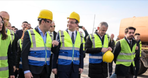 Kurti viziton nga afër fillimin e punimeve në rrugën Kijevë-Dollc kurti-viziton-nga-afer-fillimin-e-punimeve-ne-rrugen-kijeve-dollc