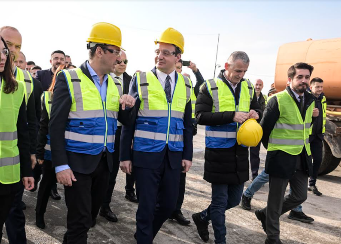 kurti-viziton-nga-afer-fillimin-e-punimeve-ne-rrugen-kijeve-dollc