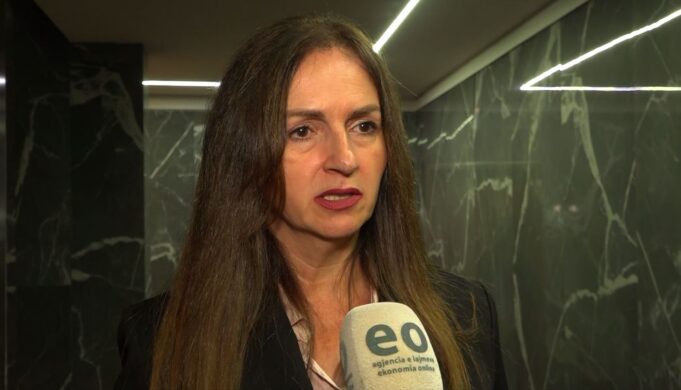 nagavci:-celesi-per-te-permiresuar-cilesine-ne-arsim-eshte-ligji-i-ri-per-tekstet-shkollore,-pres-te-finalizohet-ne-kuvend