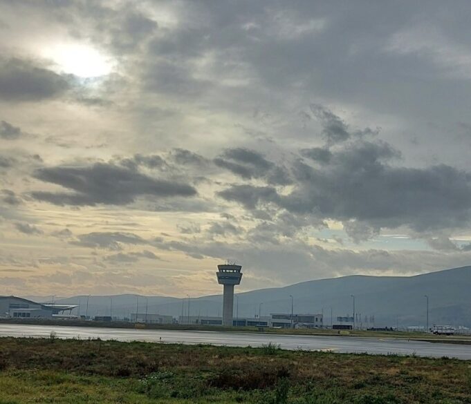 moti-sot-me-diell-dhe-vranesira,-temperaturat-minimale-0-grade-celsius-–-maksimalja-deri-ne-16