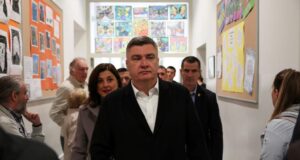 Kushtetuesja i ‘pret rrugën’ Milanoviçit për postin e kryeministrit kushtetuesja-i-‘pret-rrugen’-milanovicit-per-postin-e-kryeministrit