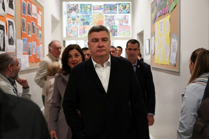 kushtetuesja-i-‘pret-rrugen’-milanovicit-per-postin-e-kryeministrit