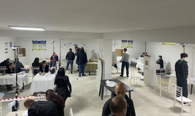 dnv:-s’verehet-interes-nga-qytetaret-per-te-marre-pjese-ne-procesin-e-votimit-ne-veri