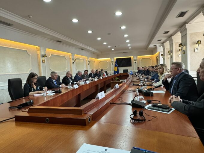 fillon-takimi-i-komisionit-te-sigurise-me-komisionin-e-senatit-per-pune-te-jashtme,-dhe-sigurise-nga-cekia