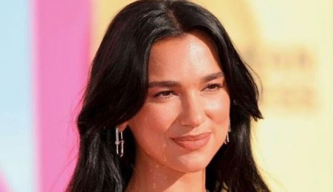 dua-lipa-flet-per-ndikimin-qe-ka-pasur-lufta-e-kosoves-tek-ajo