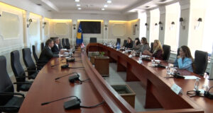 Komisioni për Punë të Jashtme takim me ambasadorin Hargreaves, s’dihet arsyeja komisioni-per-pune-te-jashtme-takim-me-ambasadorin-hargreaves,-s’dihet-arsyeja