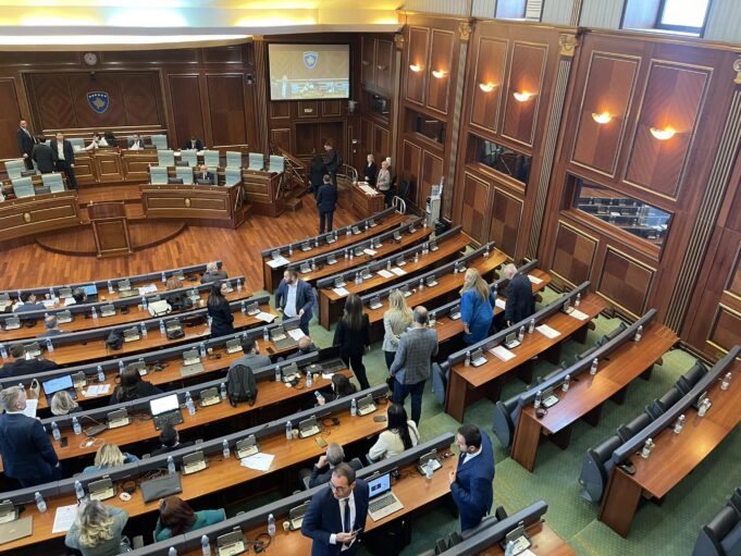 opozita-leshon-seancen-per-shkak-te-qasjes-se-mazhorances-karshi-raportit-te-dash-it