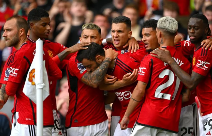 manchester-united-pergatit-12-largime-ne-vere