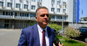 Deputeti i VV-së: Lufta po bëhet për vendin e dytë, LVV-ja s’duhet të futet më fare në sondazhe! deputeti-i-vv-se:-lufta-po-behet-per-vendin-e-dyte,-lvv-ja-s’duhet-te-futet-me-fare-ne-sondazhe!