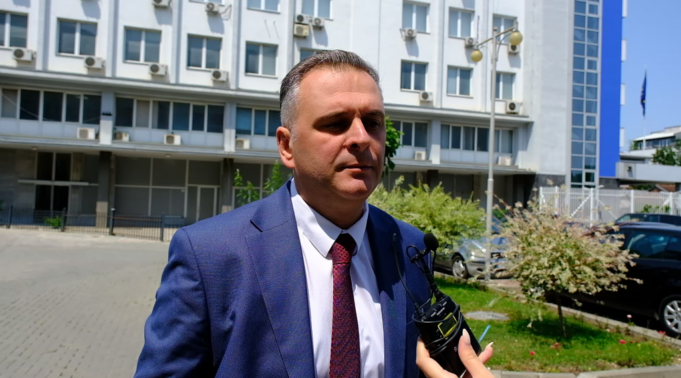 deputeti-i-vv-se:-lufta-po-behet-per-vendin-e-dyte,-lvv-ja-s’duhet-te-futet-me-fare-ne-sondazhe!