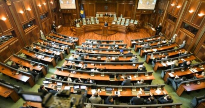 ikd:-projektligji-per-tekste-shkollore-s’pati-vota-te-mjaftueshme,-procesi-te-kthehet-ne-piken-zero