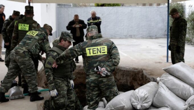 zbulohen-mbi-300-bomba-te-luftes-ii-boterore-ne-athine,-ishin-vetem-2-metra-nen-toke