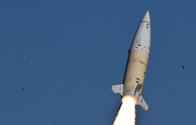 amerika-autorizon-ukrainen-te-godase-krimene-me-raketa-me-rreze-te-gjate