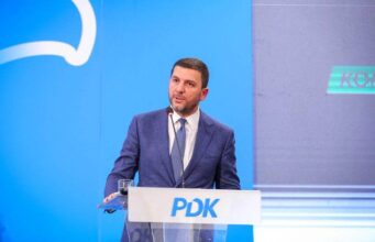 Krasniqi kujton Masakrën e Mejës: Ajo flet për viktimën dhe agresorin më fuqishëm dhe më drejtë se cilado gjykatë krasniqi-kujton-masakren-e-mejes:-ajo-flet-per-viktimen-dhe-agresorin-me-fuqishem-dhe-me-drejte-se-cilado-gjykate