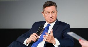 Pasuesi i Lajçak po përgatit draft për dialogun Kosovë – Serbi pasuesi-i-lajcak-po-pergatit-draft-per-dialogun-kosove-–-serbi