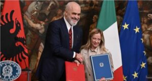 Meloni reagon ndaj dokumentarit RAI3, i del në mbrojtje Ramës meloni-reagon-ndaj-dokumentarit-rai3,-i-del-ne-mbrojtje-rames