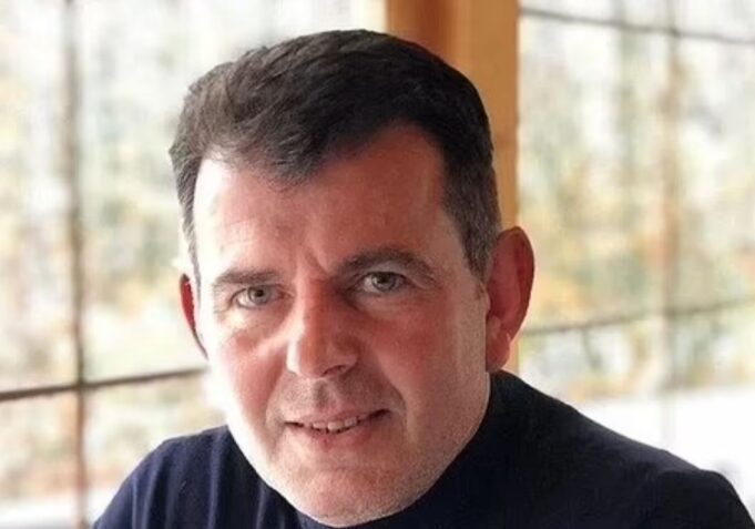 “po-mbahet-ne-nje-burg-ferri”,-daily-mail-shkruan-per-arrestimin-e-sadik-durakut-ne-serbi-i-akuzuar-per-“krime-lufte”