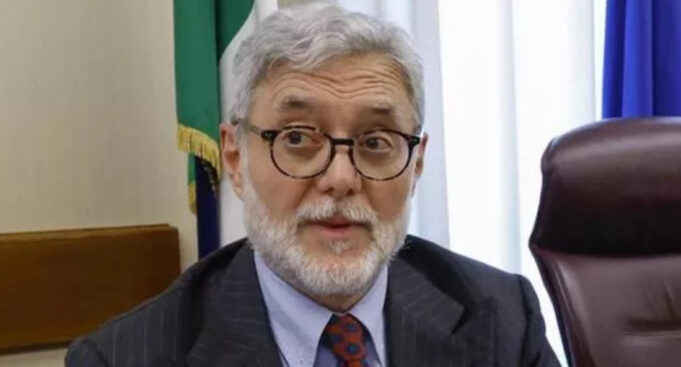 melillo:-“mafiet-jane-te-rrenjosura-ne-te-gjithe-veriun,-ne-tendera,-biznese-e-futboll”