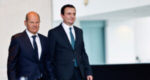 Kurti bisedë telefonike me Scholz, pret përkrahjen e Gjermanisë për KiE kurti-bisede-telefonike-me-scholz,-pret-perkrahjen-e-gjermanise-per-kie