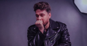 Alban Skenderaj së shpejti sjell këngën me ritme verore alban-skenderaj-se-shpejti-sjell-kengen-me-ritme-verore