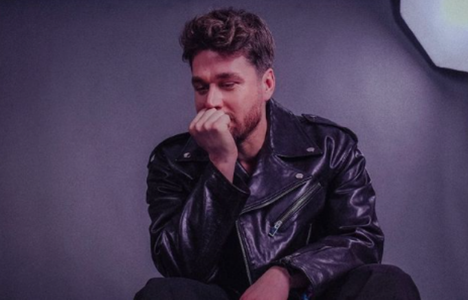 alban-skenderaj-se-shpejti-sjell-kengen-me-ritme-verore