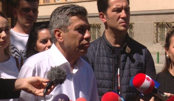 mexhiti-s’pergjigjet-nese-ka-folur-me-mickoskin-per-ndryshimet-kushtetuese:-do-jemi-pjese-e-qeverise