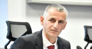 Zëvendësministri ftohet nga Prokuroria Speciale pas nënshkrimit të ‘kontratave të dyshimta’ për rrugën Prishtinë – Podujevë zevendesministri-ftohet-nga-prokuroria-speciale-pas-nenshkrimit-te-‘kontratave-te-dyshimta’-per-rrugen-prishtine-–-podujeve