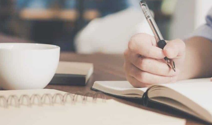 82%-e-te-rinjve-shqiptare-parapelqejne-te-kryejne-studimet-e-larta