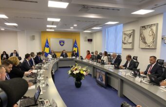 Qeveria jep 4 milionë për ndërtimin e shtëpive për komunitetet joshumicë në veri qeveria-jep-4-milione-per-ndertimin-e-shtepive-per-komunitetet-joshumice-ne-veri