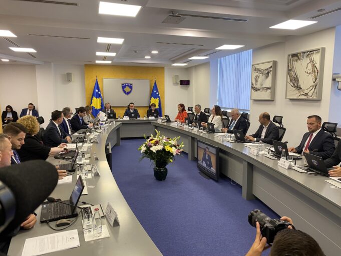 qeveria-jep-4-milione-per-ndertimin-e-shtepive-per-komunitetet-joshumice-ne-veri