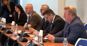 Pjesëmarrës të Kursit të Lartë për Siguri të Shqipërisë takohen me anëtarët e Komisionit për Siguri në Kosovë pjesemarres-te-kursit-te-larte-per-siguri-te-shqiperise-takohen-me-anetaret-e-komisionit-per-siguri-ne-kosove